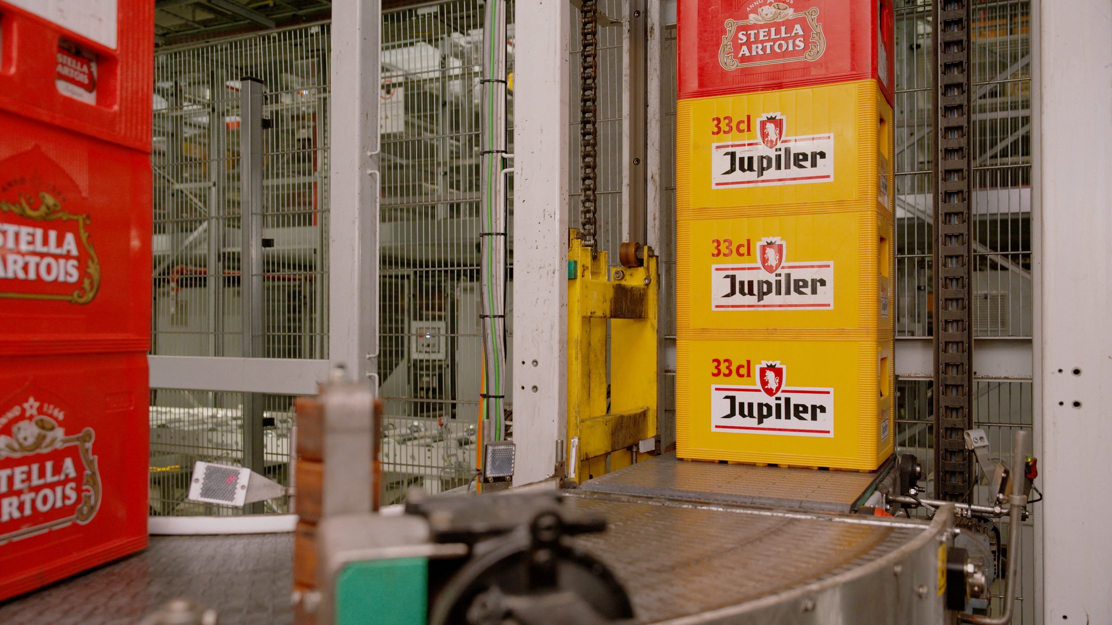Advanced Roll Cage handling systems for a leading food retail group in Belgium