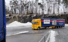 Crate unfolding and de-stacking systems delivered in Finland